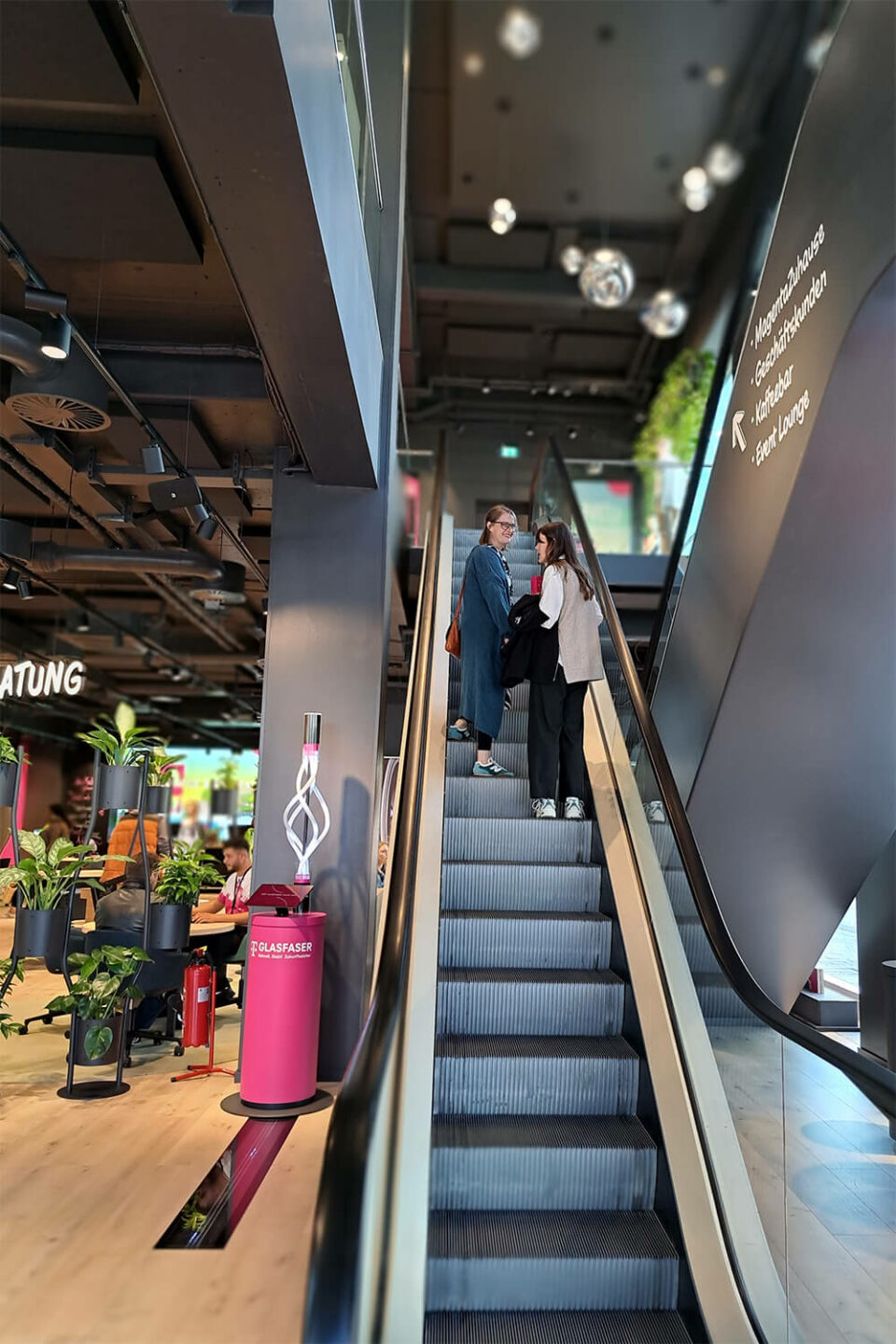Telekom Flagship Düsseldorf Eröffnung